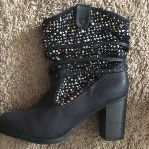 New! Black boots embellished with rhinestones